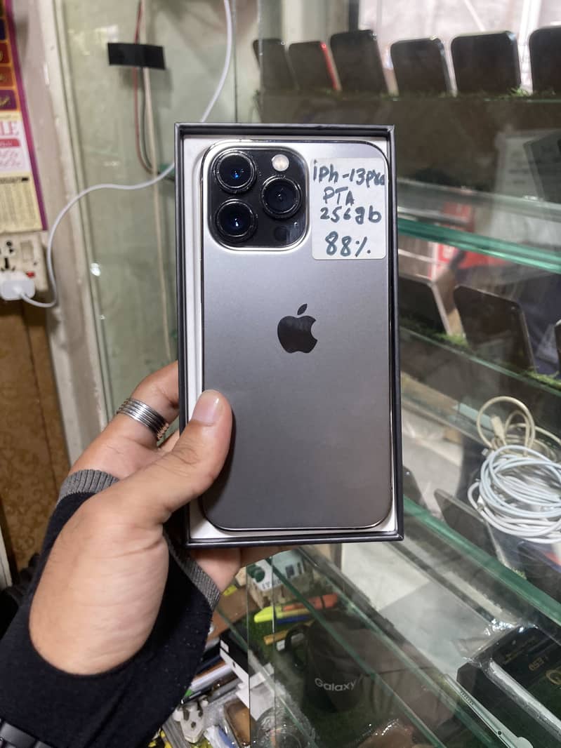 Apple iPhone 13 Pro 0