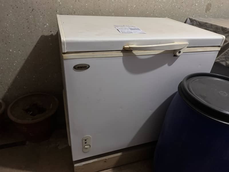 Deep freezer in working condition 1