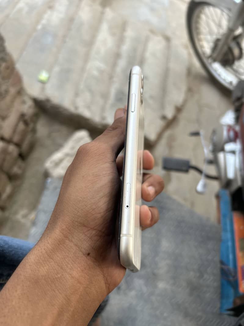 Apple iPhone 11 2