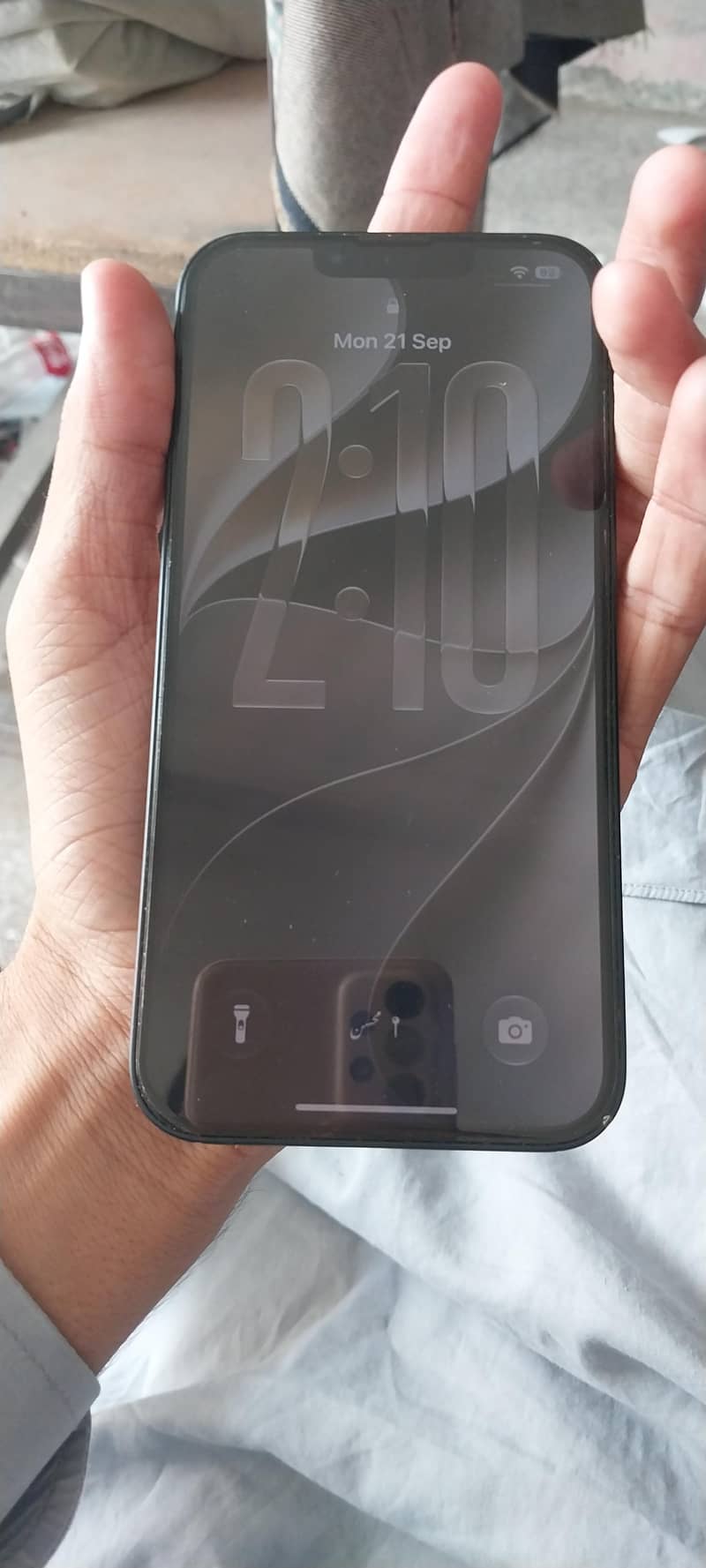 Apple iPhone 13 5