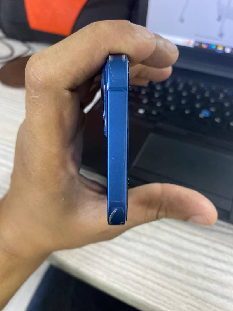 Apple iPhone 13 3