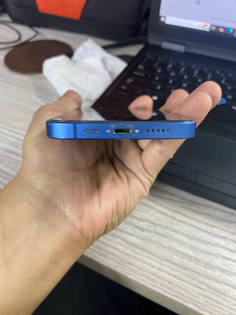 Apple iPhone 13 4