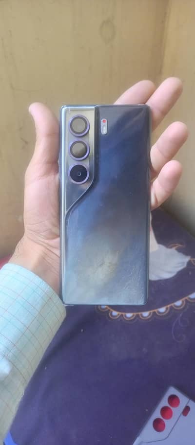 Tecno CAMON 40 Pro  just like a brand new Condition 10by9.5 waterpack