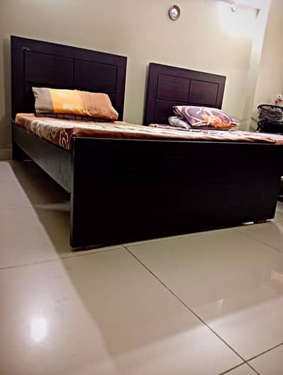 Single Beds with Mattresses (2X)