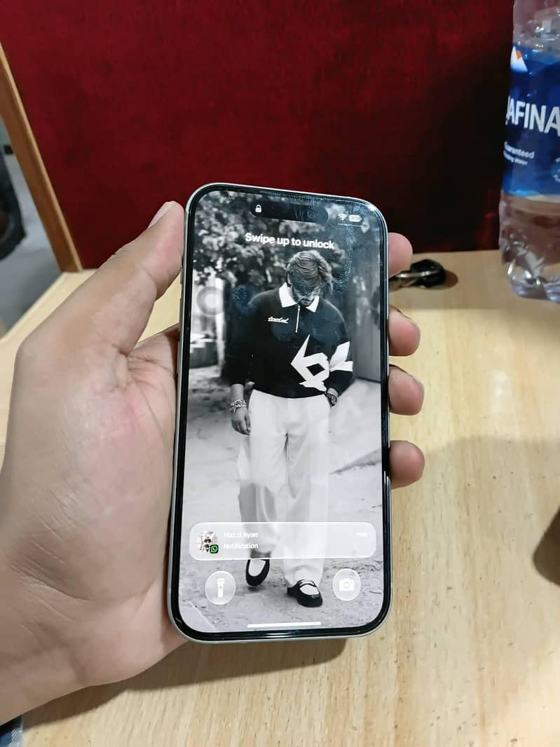Apple iPhone 15 4