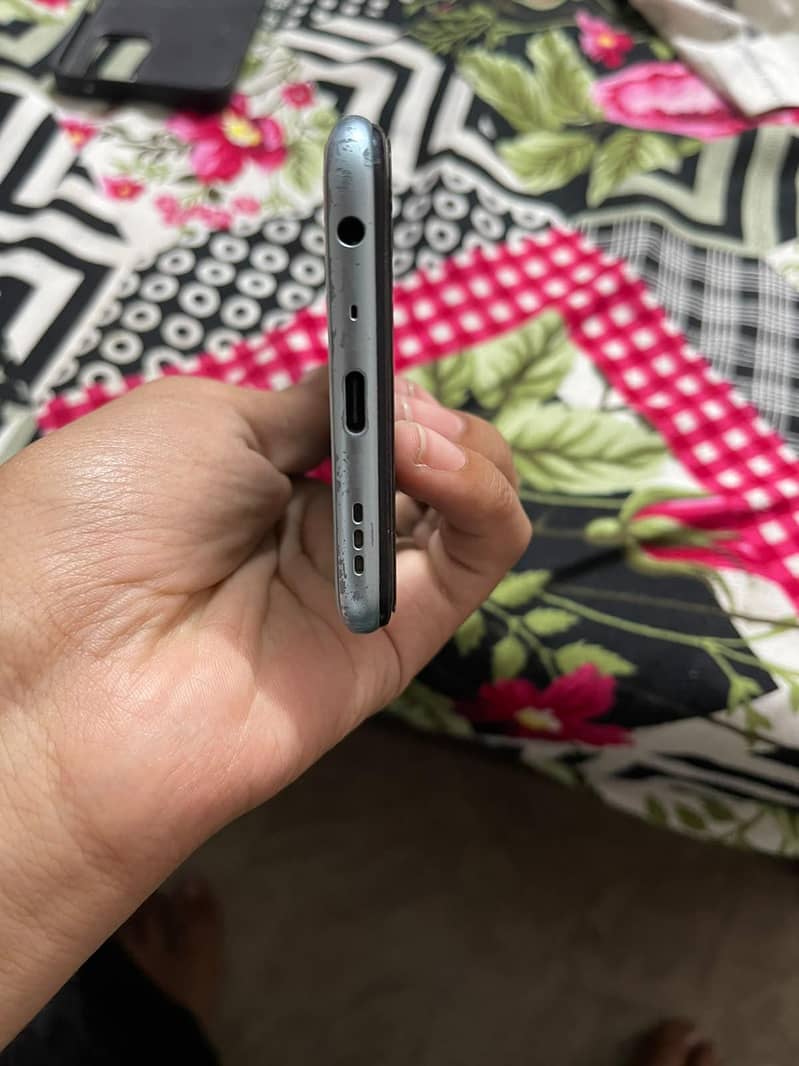 OPPO A76 3