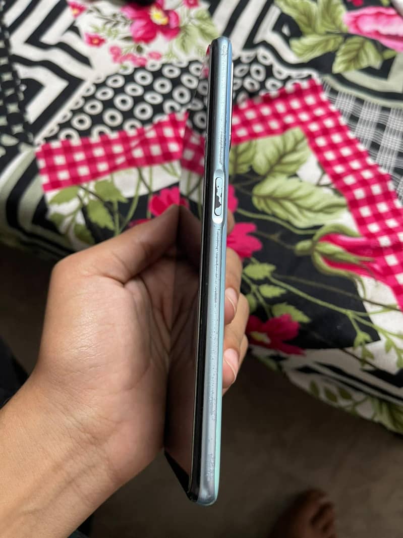 OPPO A76 4