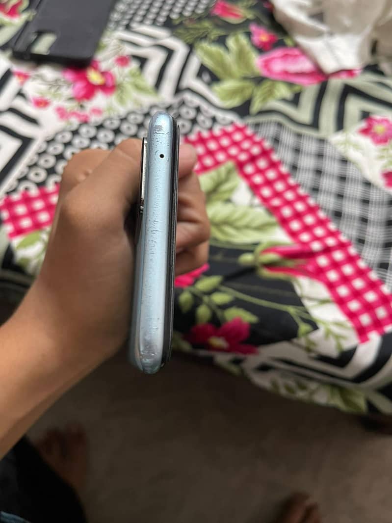 OPPO A76 5
