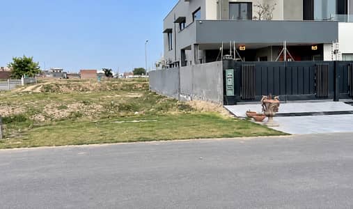 1 Kanal Plot on Top Location of Block Z1 Phase 8 ivy Green DHA Lahore For Urgent Sale