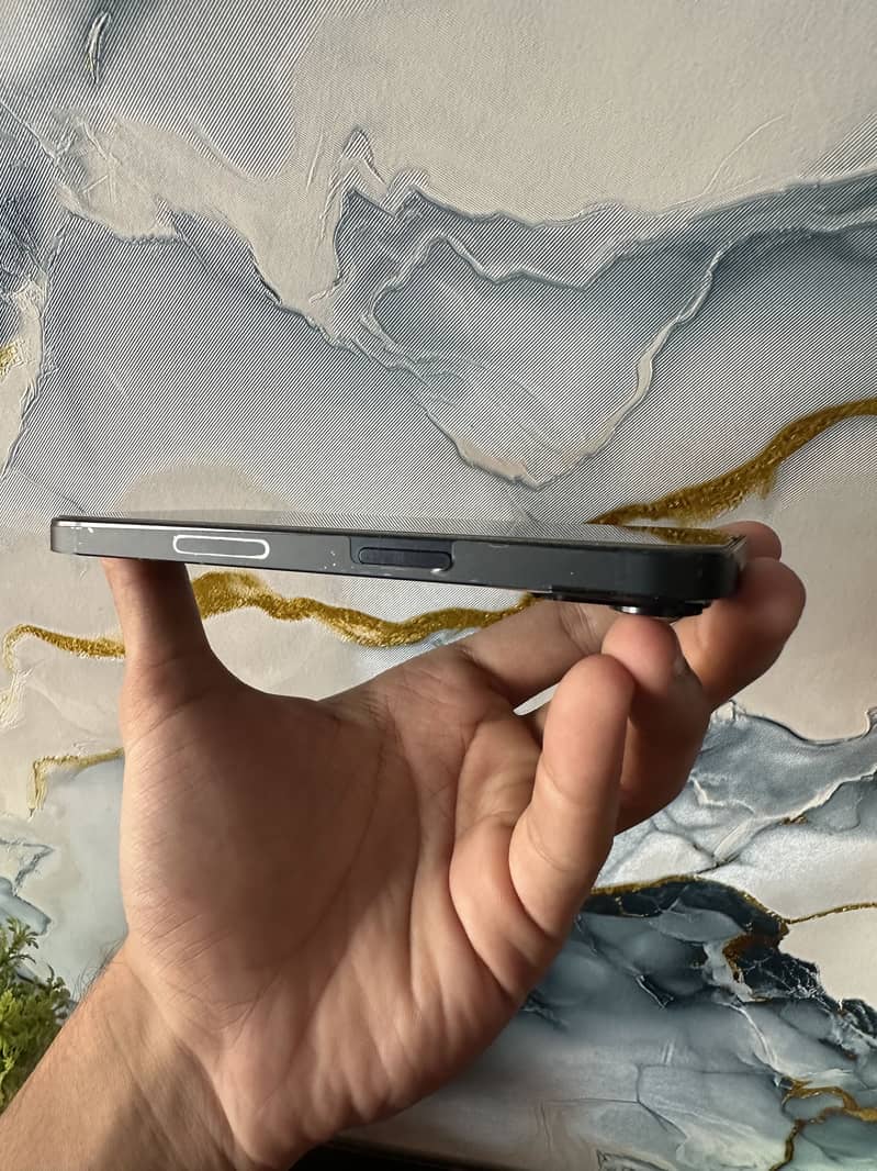 Apple iPhone 14 4