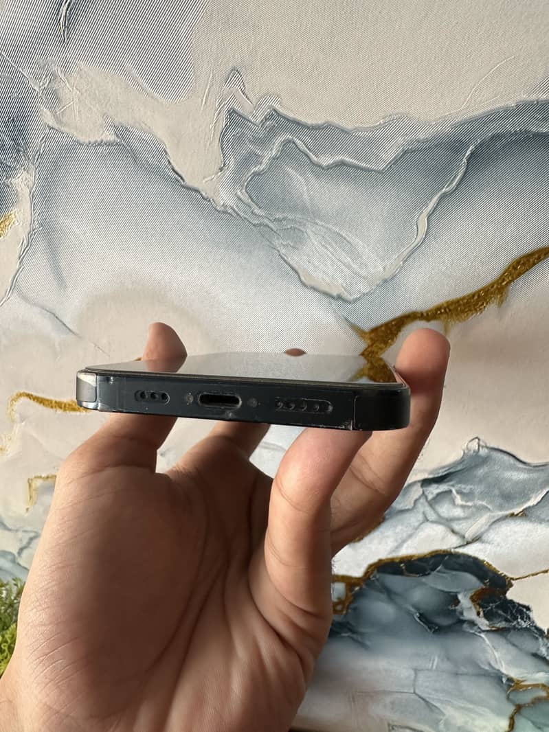 Apple iPhone 14 5