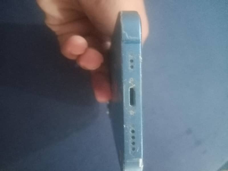 Apple iPhone 13 5