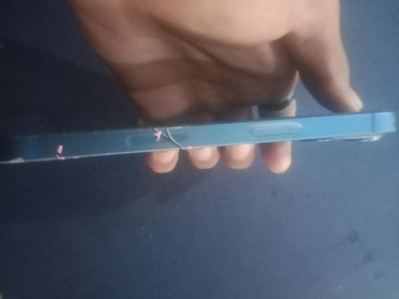 Apple iPhone 13 7
