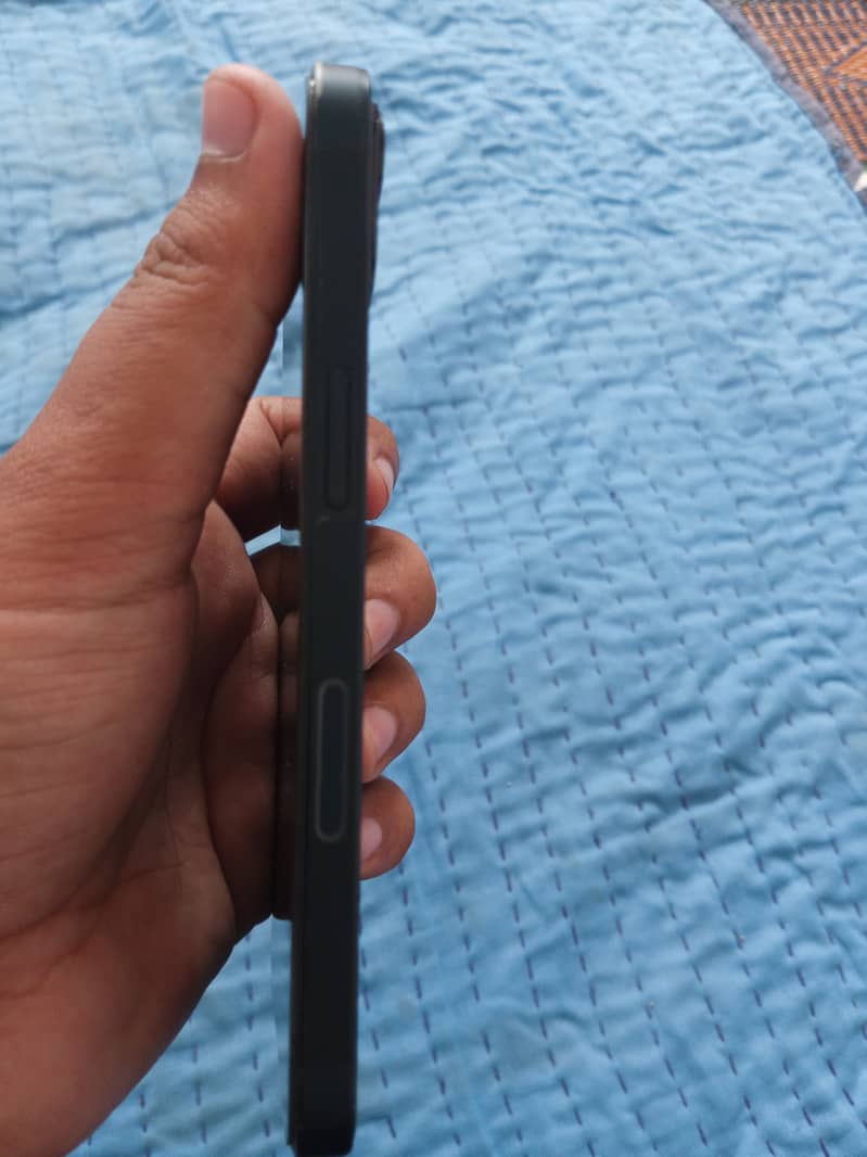 Apple iPhone 13 1