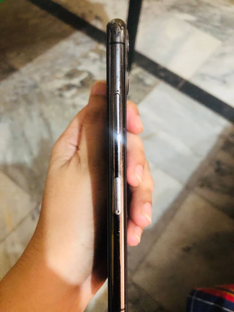 Apple iPhone 11 Pro 3