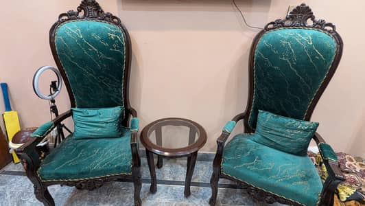 CHAIRS SET WITH MIDDLE TABLE