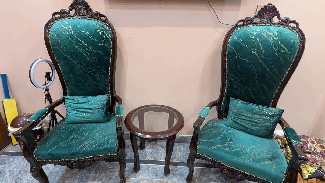 CHAIRS SET WITH MIDDLE TABLE 0