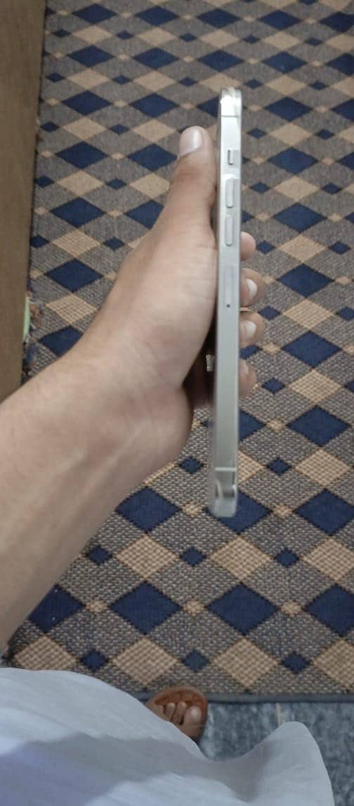 Apple iPhone 13 Pro Max 4