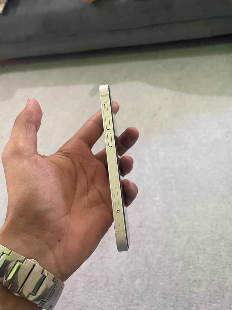 Apple iPhone 12 mini 4