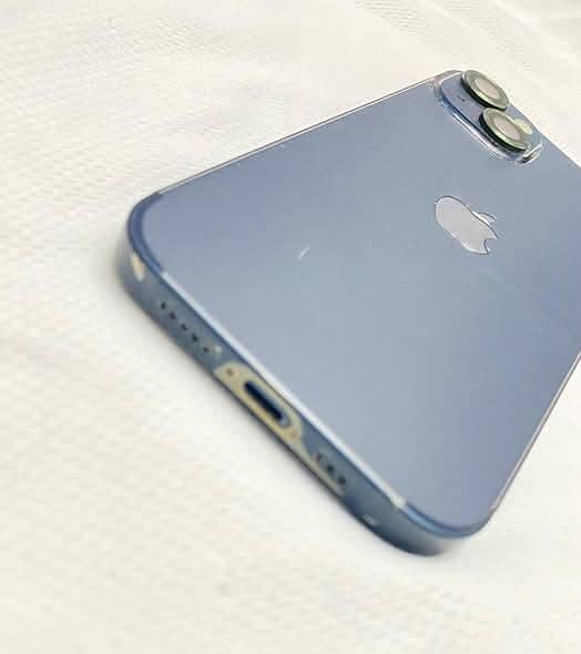 Apple iPhone 13 1