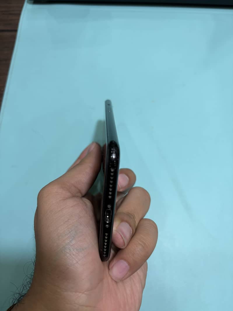 Apple iPhone 7 Plus 6
