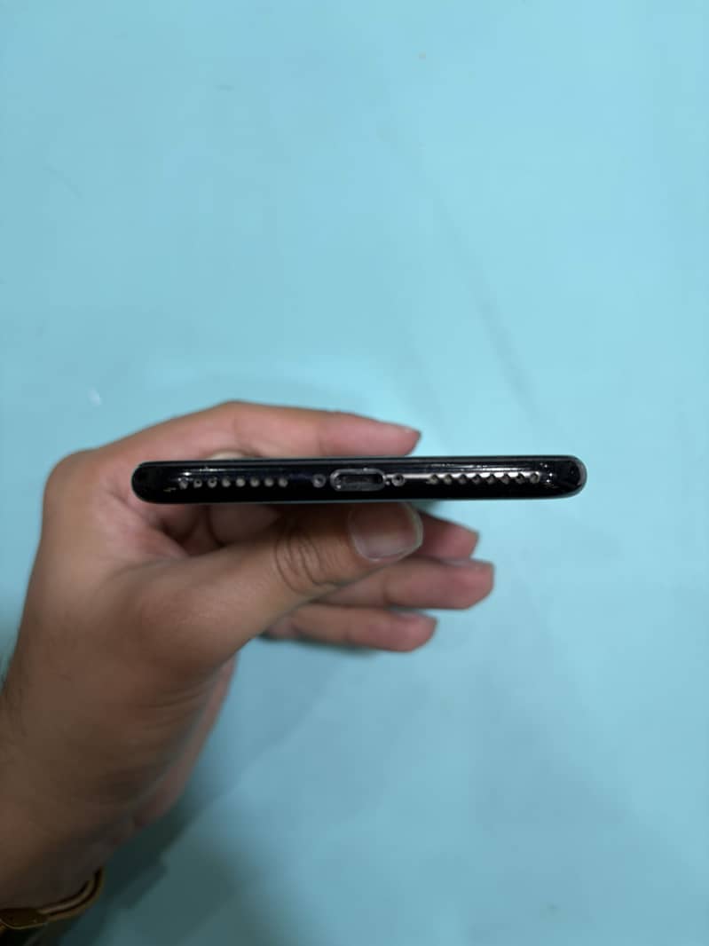 Apple iPhone 7 Plus 8