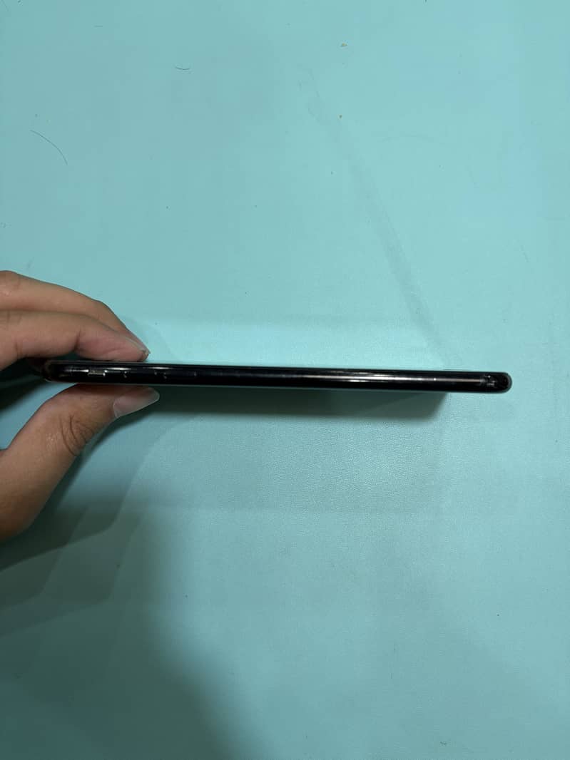 Apple iPhone 7 Plus 9