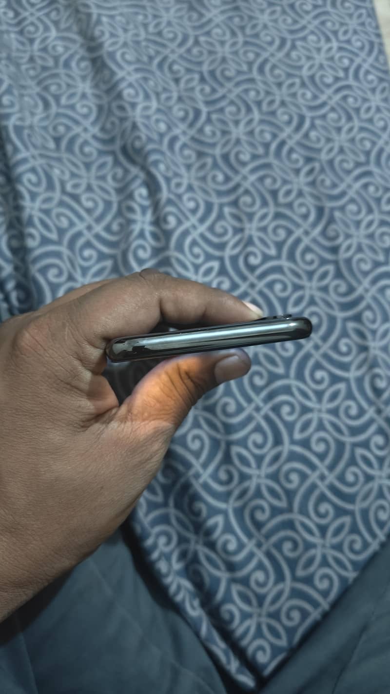 Apple iPhone X 3