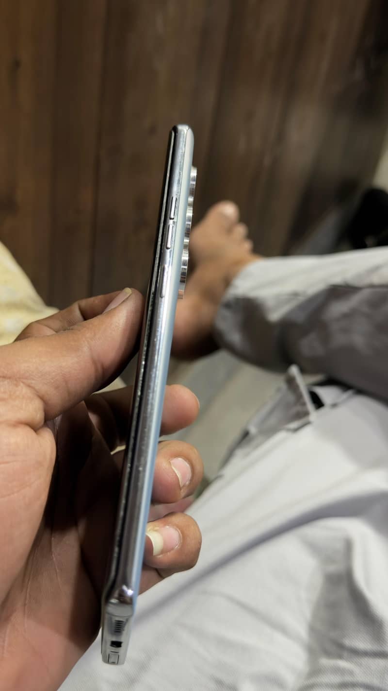 Tecno camon 40 pro 4