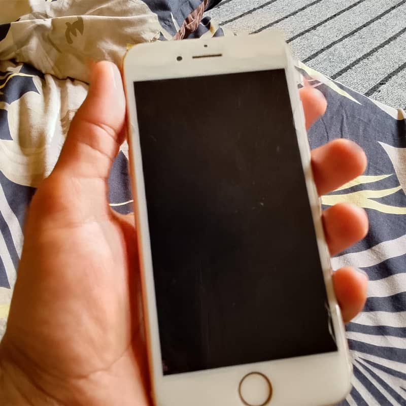 Apple iPhone 8 4