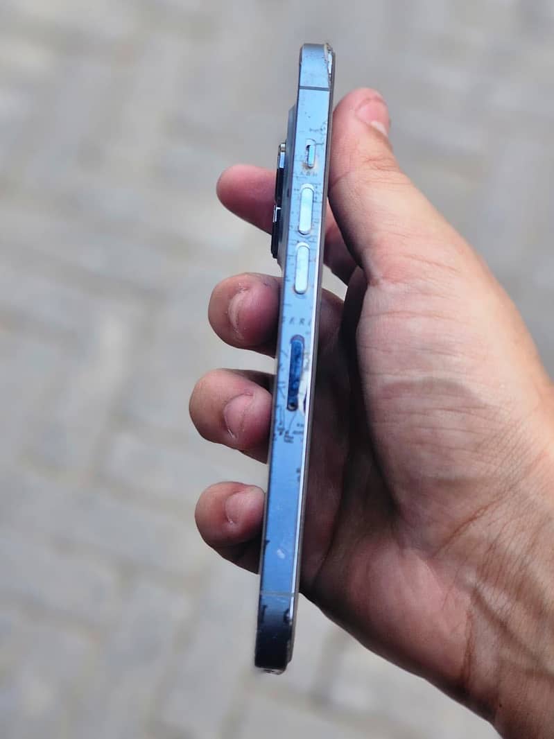 Apple iPhone 13 Pro 1