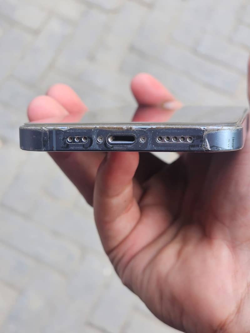 Apple iPhone 13 Pro 2