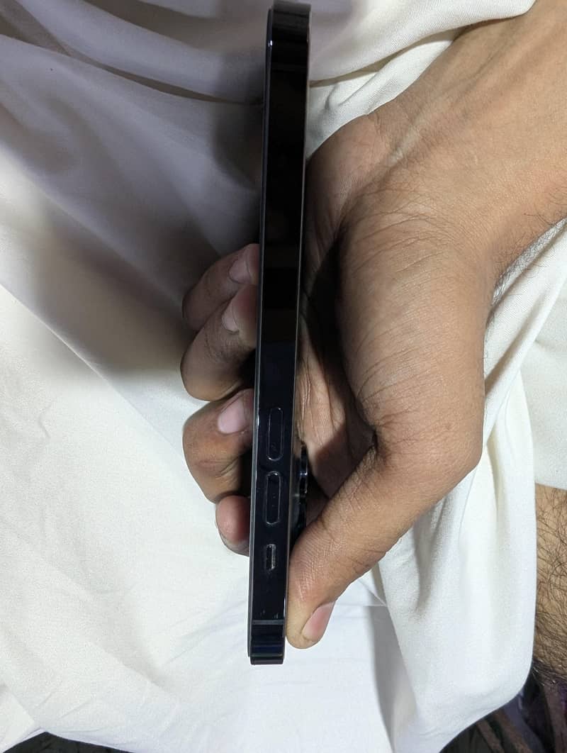 Apple iPhone 14 pro 0