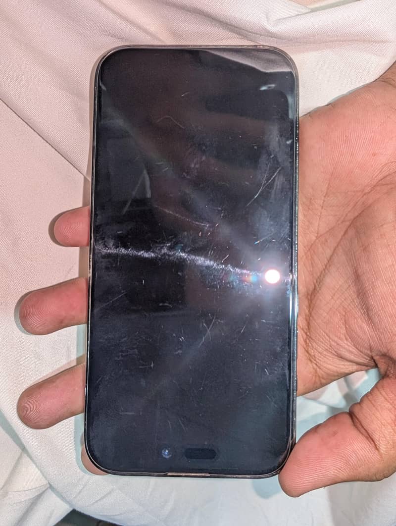 Apple iPhone 14 pro 3