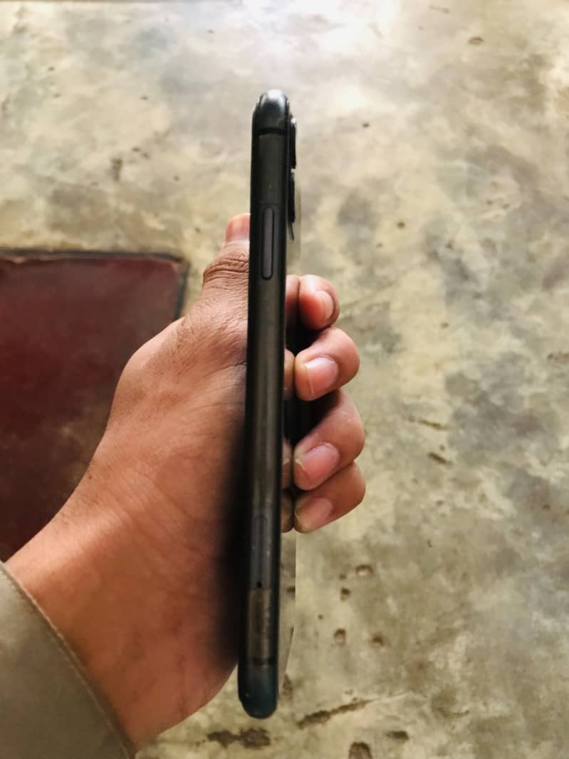 Apple iPhone 11 5