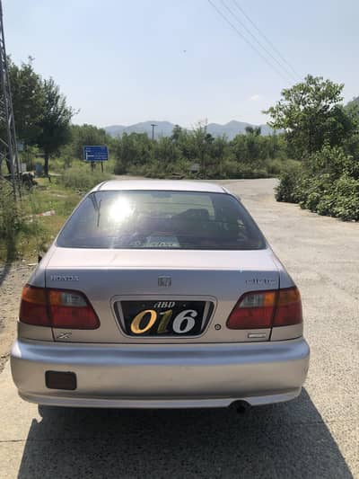 Honda Civic EXi 2001