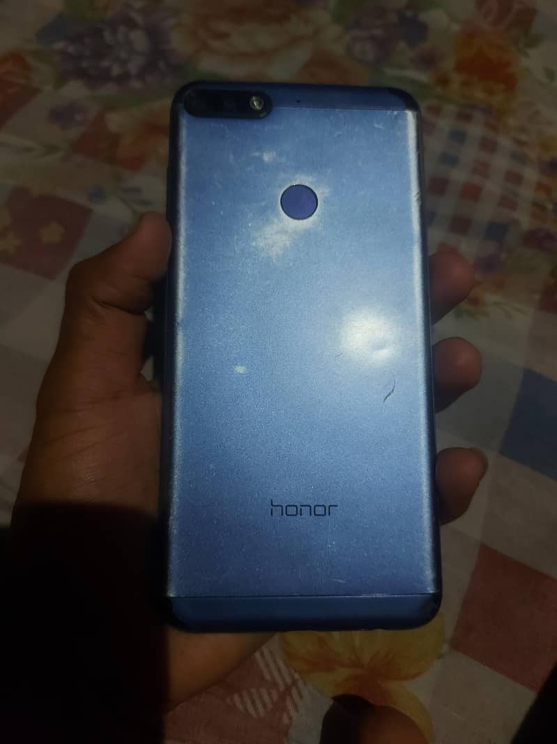Honor 7C 1