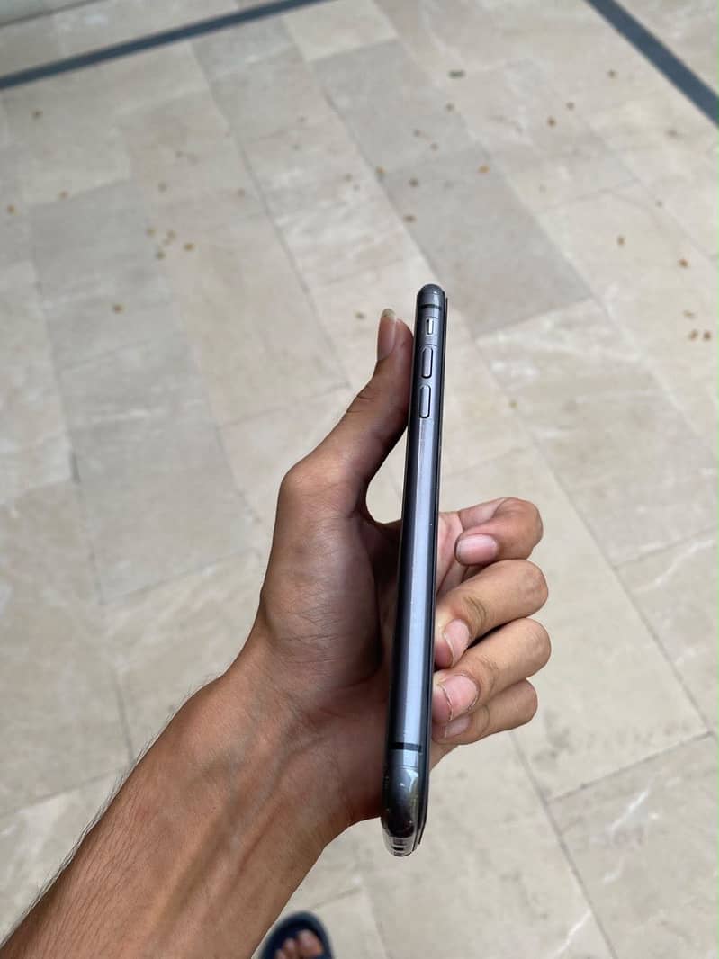 Apple iPhone 11 0
