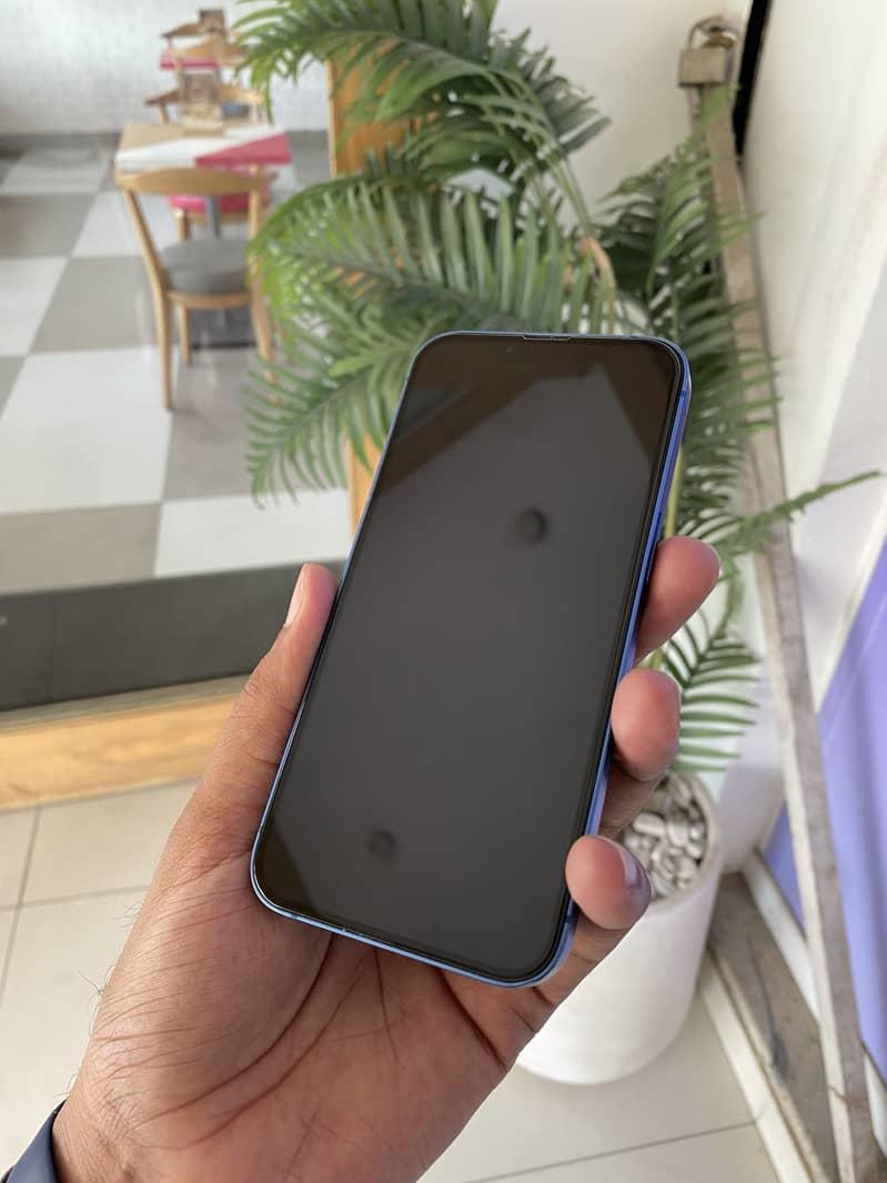 Apple iPhone 13 1