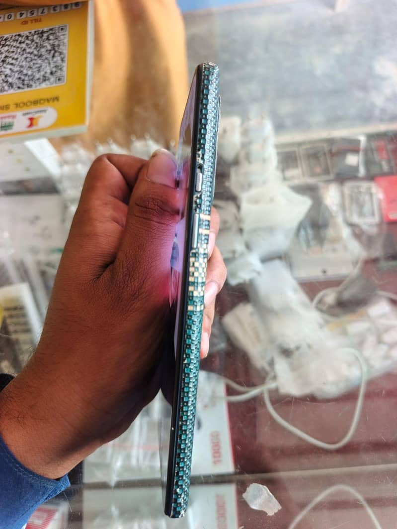 One Plus 9 5G 4