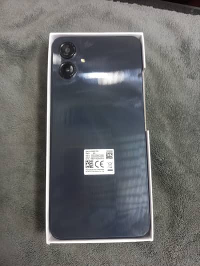 A06  Color Black