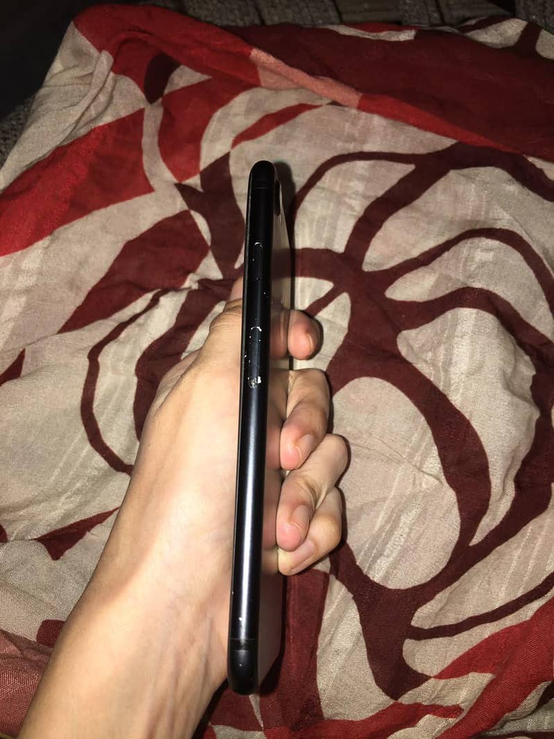 Apple iPhone 7 4