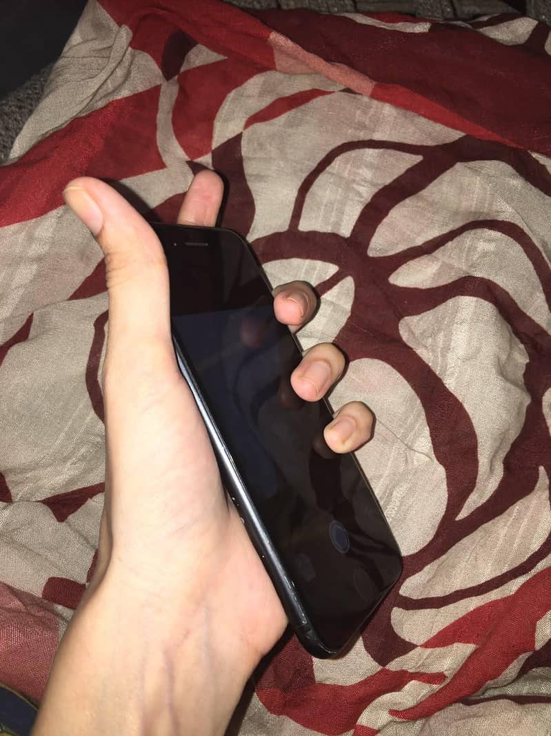 Apple iPhone 7 7