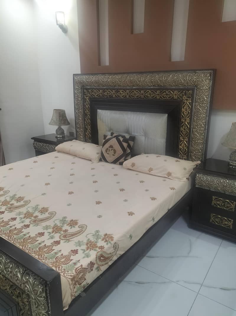 Bed, side table, dressing table 2