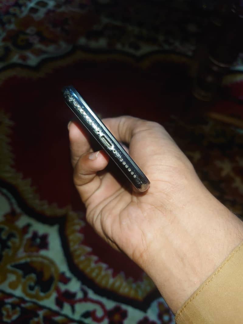 Apple iPhone X 4