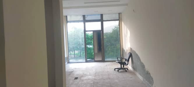 Blue area office 300 square feet jinnah avenue for sale