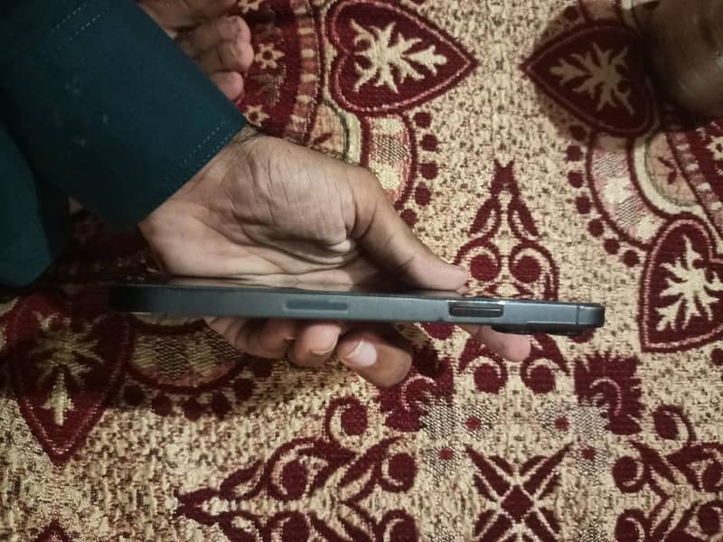 Apple iPhone 13 Pro Max 2