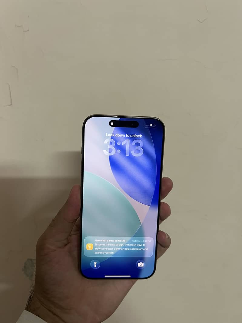 Apple iPhone 16 Pro Max 1