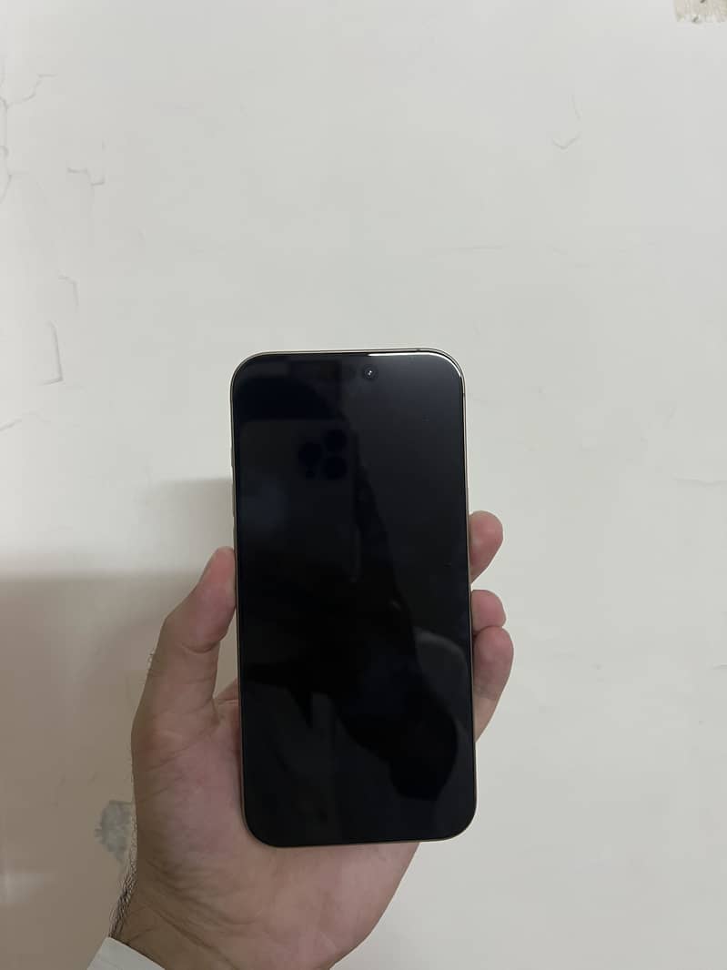 Apple iPhone 16 Pro Max 6