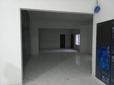 SILENT COMMERCIAL BUNGALOW AVAILABLE FOR RENT GULSHAN-E-IQBAL BLOCK 7 500 SQYARD